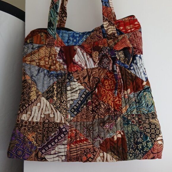 Source Unknown Handbags - Quilted Boho Bali Patchwork Batik Handcrafted Tote with Deco Bow Zip Close NWOT